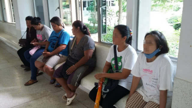แห่ศพเด็กแรกเกิดร้องเรียนโรงพยาบาลทำคลอดเสียชีวิต