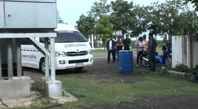 หนุ่มใหญ่ตายปริศนาในห้องน้ำสนามฟุตบอล หวั่นกินยาลดความอ้วน(มีคลิป)