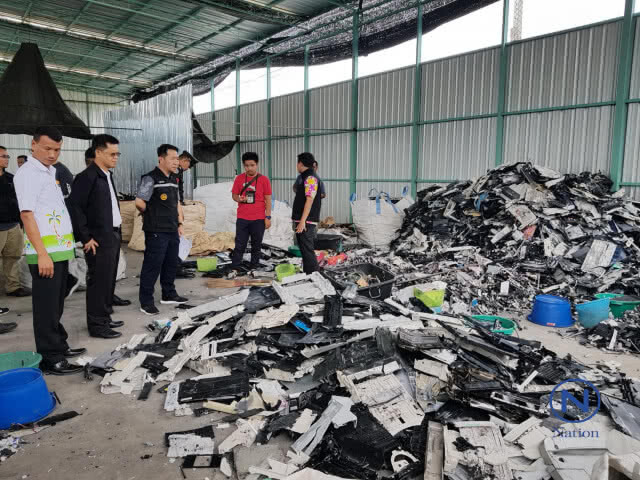 ตะลึง! ลุยจับโกดัง"ขยะพิษ"
นำเข้าจากฮ่องกง 40 ตัน