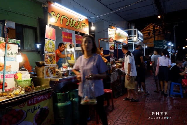 "ฟิน(ตา) อิ่มอร่อย "กุ้งอบวุ้นเส้น" ตลาดพลูเดอะซีรี่ส์