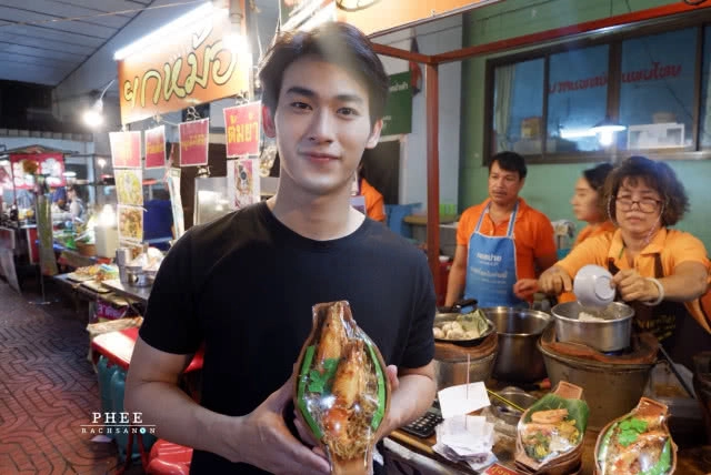 "ฟิน(ตา) อิ่มอร่อย "กุ้งอบวุ้นเส้น" ตลาดพลูเดอะซีรี่ส์