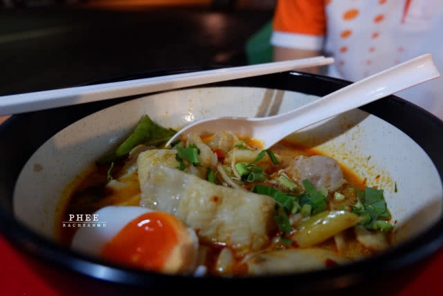 "ฟิน(ตา) อิ่มอร่อย "กุ้งอบวุ้นเส้น" ตลาดพลูเดอะซีรี่ส์