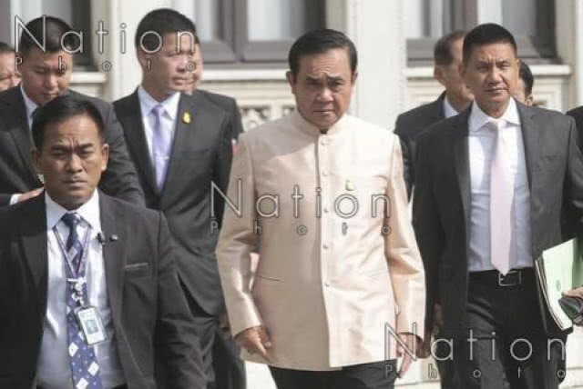 "บิ๊กตู่" ยิ้มออก! ชาวนาให้กำลังใจสู้ ๆ