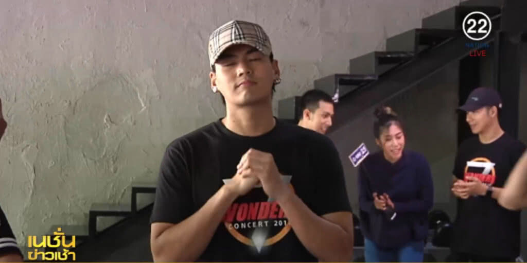 "ฮั่น เดอะสตาร์" รับถ่ายภาพคู่ "ไอซ์" จริง แต่แค่เรื่องงาน ย้ำไม่รีเทิรน์ "ฮั่น เดอะสตาร์" รับถ่ายภาพคู่ "ไอซ์" จริง แต่แค่เรื่องงาน ย้ำไม่รีเทิรน์