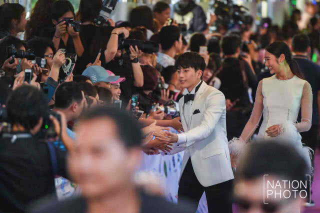 "เบลล่า" คว้ารางวัล "ขวัญใจมหาชน" ไนน์เอ็นเตอร์เทน อวอร์ด 2018