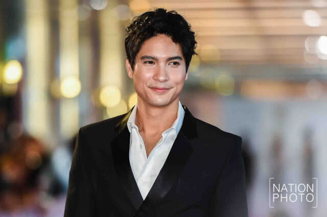 "เบลล่า" คว้ารางวัล "ขวัญใจมหาชน" ไนน์เอ็นเตอร์เทน อวอร์ด 2018