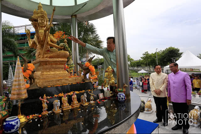 พิธีสักการะองค์พระพรหม เนื่องในวันสถาปนาสำนักงานคณะกรรมการการเลือกตั้ง ครบรอบ 20 ปี