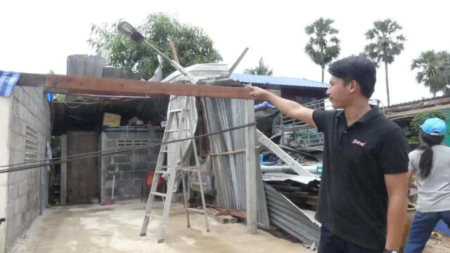พายุฝนพังบ้านประชาชนเสียหายหลายหลังคาเรือน