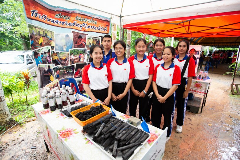 ตะลุยจันทบุรี กับกิจกรรม "เอามื้อสามัคคี" รวมพลังตามรอยพ่อฯปี 6