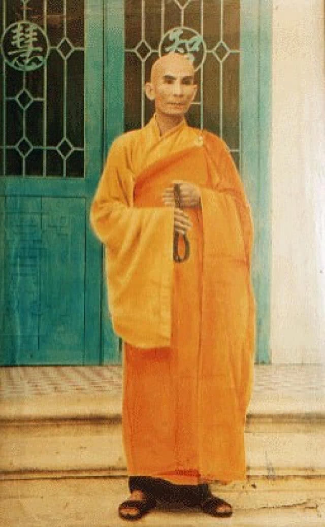 วันโลกตะลึง  ทิจ กวาง ดึ๊ก หัวใจที่ไม่ได้ถูกเผา