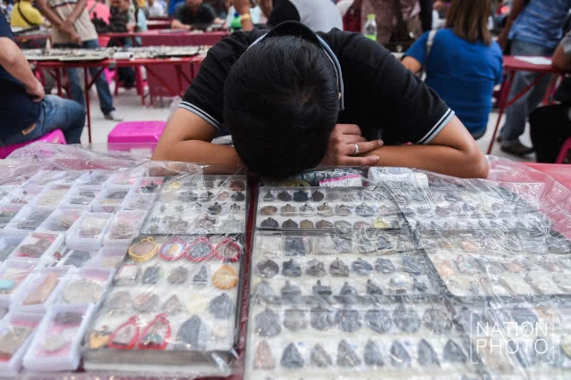 เล่ห์เหลี่ยมพระเครื่อง (ภาพชุด)