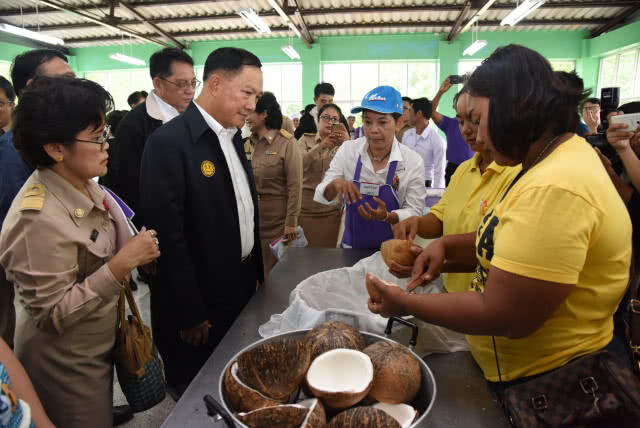 "บิ๊กอู๋" ลงพื้นที่กำแพงเพชร - นครสวรรค์ ลุยฝึกอาชีพผู้มีรายได้น้อยฯ
