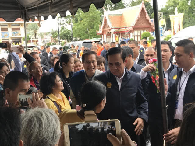 นายกฯ ลงพื้นที่จังหวัดพิจิตร