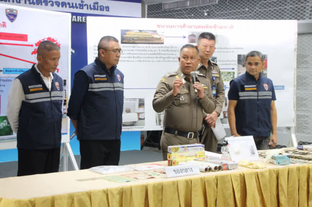 สตม.แถลงจับแก็ง "ชาวเนปาล" ขน "เฮโรอีน" ข้ามชาติ ด้วยการกลืน