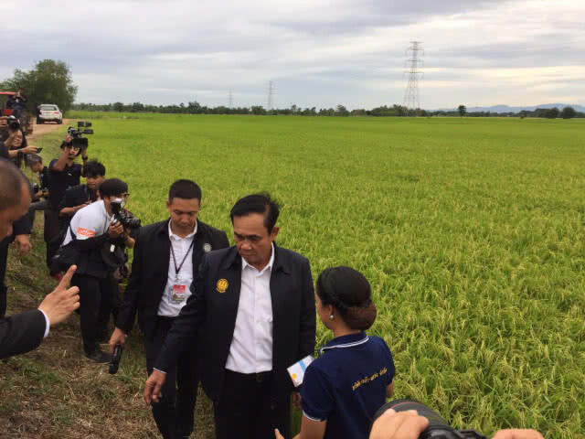 นายกฯ แซว! ใครอยากเป็นรัฐมนตรีให้มาชิมข้าว แต่ตอนนี้เต็ม ต้องรอรัฐบาลหน้า