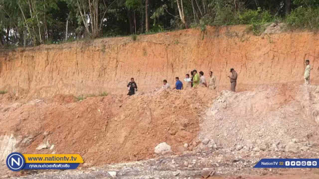 นายทุนรับเหมา "ลักลอบ" ขุดดินหลวงขายเสียหาย 30 ล้านบาท
