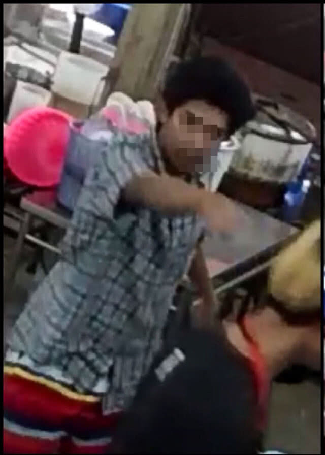 มอบตัวแล้ว! โจ๋เมาควงปืนร้านบะหมี่ อ้างอารมณ์ค้างทะเลาะกับเพื่อนร่วมวง(มีคลิป)