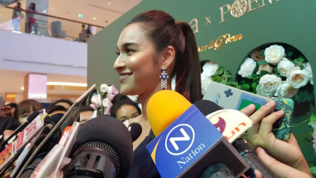 (คลิป) "หยาด" อุบตอบ! หนุ่มปริศนาทำเซอร์ไพรส์บนเรือยอร์ช ลั่นความรักแฮปปี้