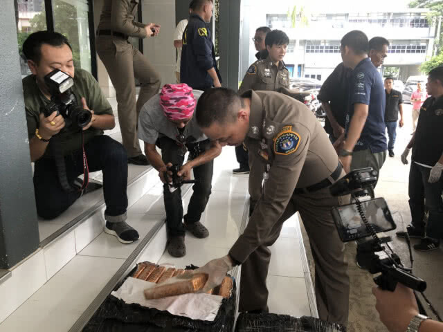 กองปราบสกัดกัญชาอัดแท่ง 650 โล นำเข้าจากประเทศเพื่อนบ้านเตรียมส่งขายนักท่องเที่ยว(มีคลิป)