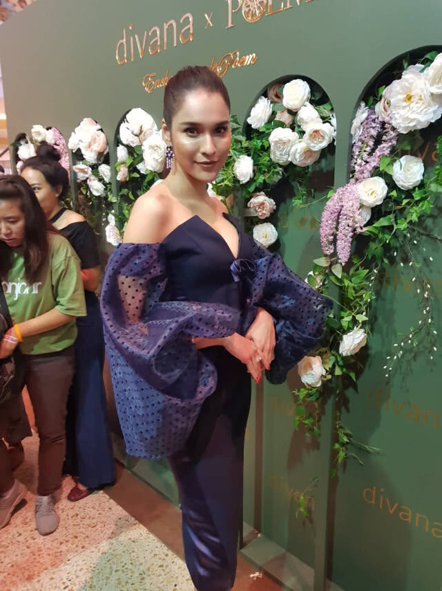 (คลิป) "หยาด" อุบตอบ! หนุ่มปริศนาทำเซอร์ไพรส์บนเรือยอร์ช ลั่นความรักแฮปปี้