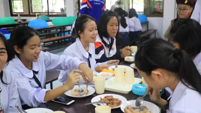 เลขาสพฐ.สั่งตรวจสอบอาหารกลางวันรร.จุฬาภรณราชวิทยาลัย