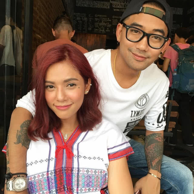 "อุ้ม-ลักขณา" เตรียมลั่นระฆังวิวาห์ เริ่มเดินสายแจกการ์ดแต่งงานแล้ว