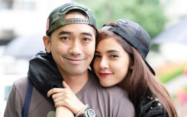 "อุ้ม-ลักขณา" เตรียมลั่นระฆังวิวาห์ เริ่มเดินสายแจกการ์ดแต่งงานแล้ว