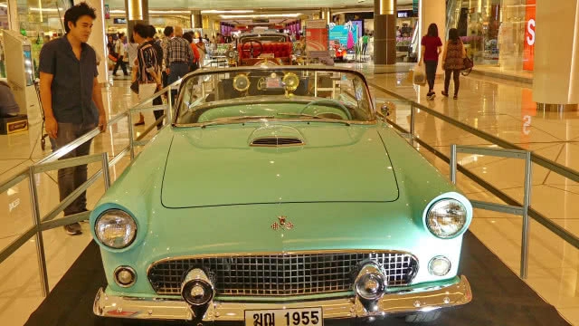 จัดประกวด "รถโบราณ" พร้อมโชว์รถย้อนยุคกว่า 100 คัน(มีคลิป)