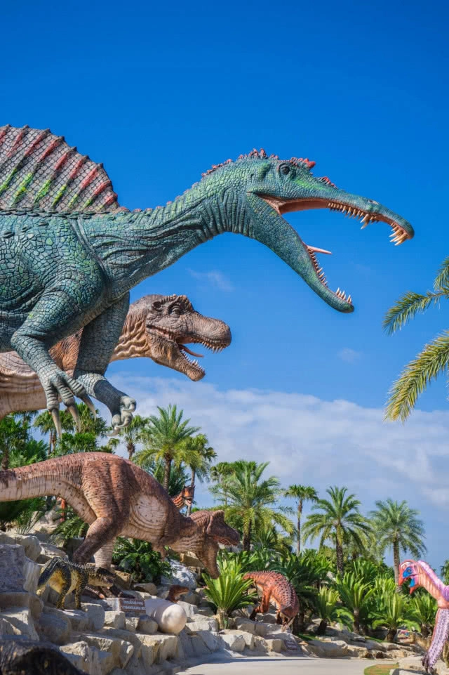 ดู จูราสสิค เวิลด์ 2 แล้ว มาดูตัวจริง
หุบเขา "ไดโนเสาร์" สวนนงนุชพัทยา