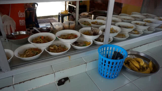 ชุมชนในชุมพร คุมอาหารกลางวัน นร. เหลือเงินคืน 2 ล้านต่อปี
