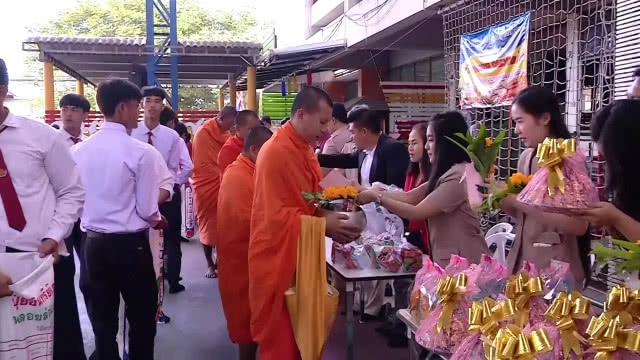 สุดครีเอต!! พานไหว้ครูบอลโลกของนักเรียนสารพัดช่าง