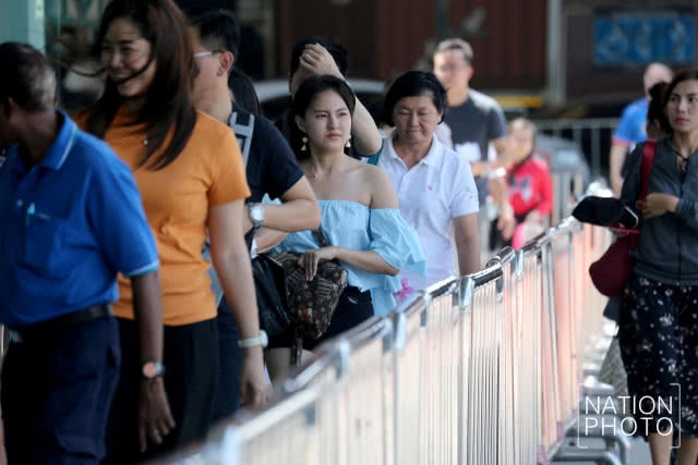 ด่านสะเดาคึกคัก! รับเทศกาลฮารีรายอและช่วงปิดเทอมมาเลเซีย