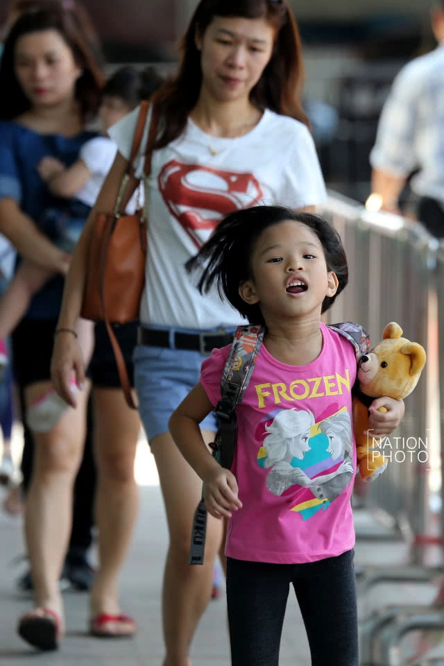 ด่านสะเดาคึกคัก! รับเทศกาลฮารีรายอและช่วงปิดเทอมมาเลเซีย