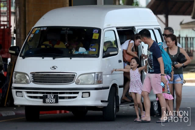 ด่านสะเดาคึกคัก! รับเทศกาลฮารีรายอและช่วงปิดเทอมมาเลเซีย