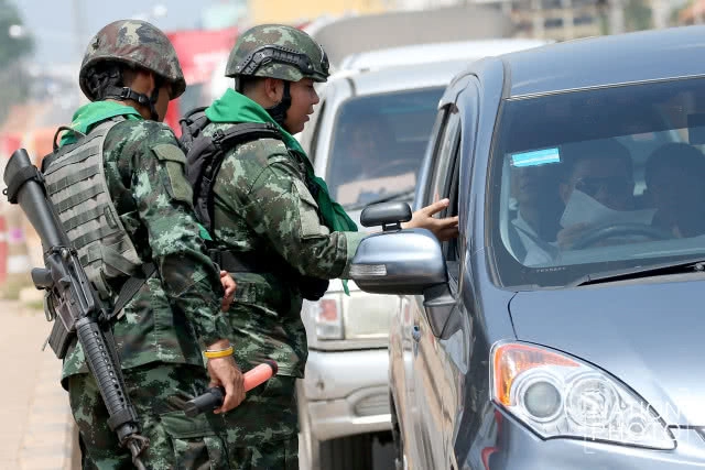 ด่านสะเดาคึกคัก! รับเทศกาลฮารีรายอและช่วงปิดเทอมมาเลเซีย