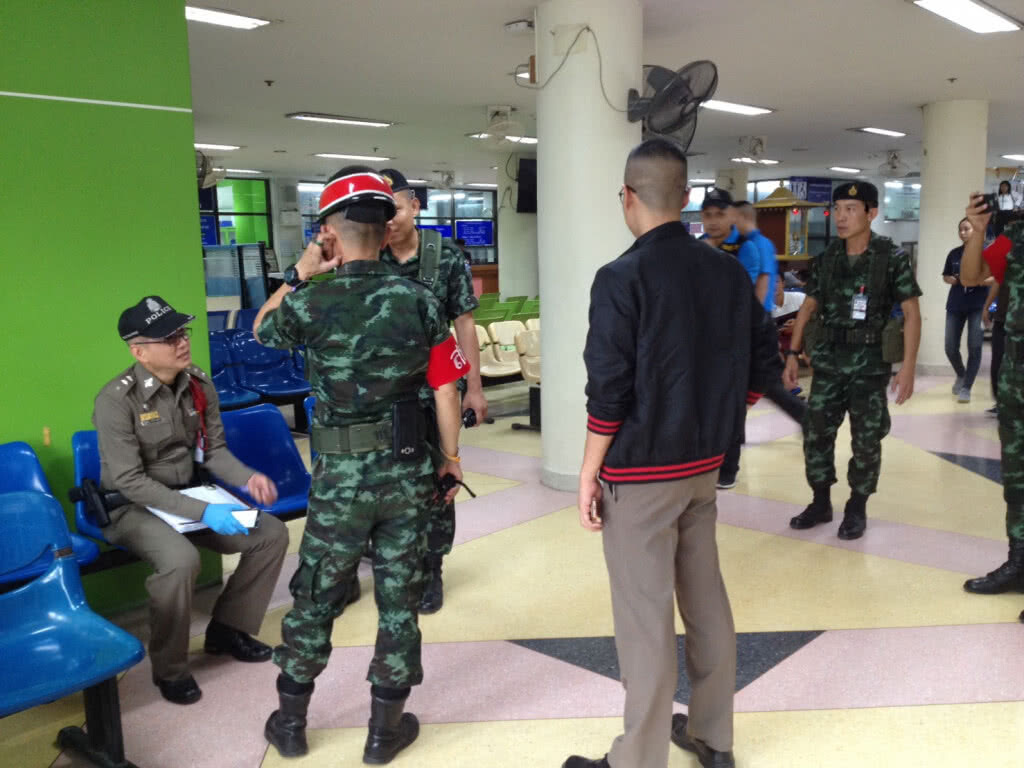 ลูกเขยโหดยิงพ่อตา-เมียดับคารพ. ยัวะ! ยุให้เลิกกัน
