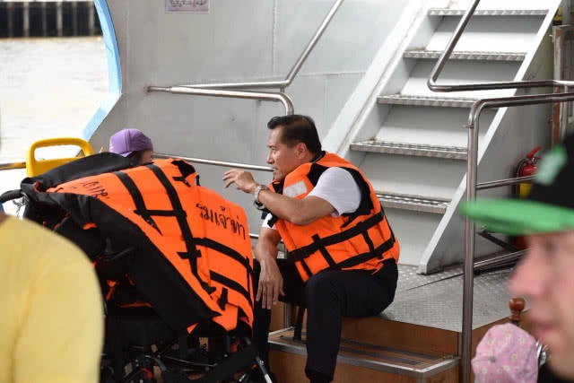 "วีระศักดิ์" สำรวจ"ท่ามหาราช"ทดลองใช้วีลแชร์จริง หวังขับเคลื่อนการท่องเที่ยวไทยเพื่อคนทั้งมวล