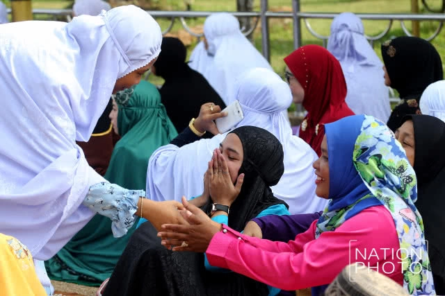 สลามัตฮารีรายอ