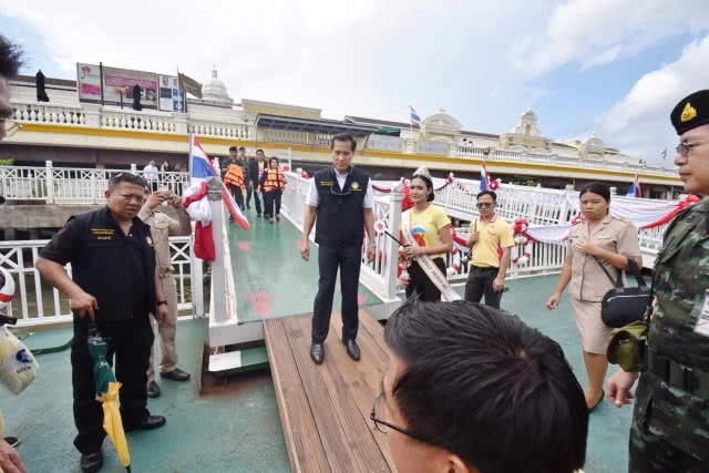 "วีระศักดิ์" สำรวจ"ท่ามหาราช"ทดลองใช้วีลแชร์จริง หวังขับเคลื่อนการท่องเที่ยวไทยเพื่อคนทั้งมวล