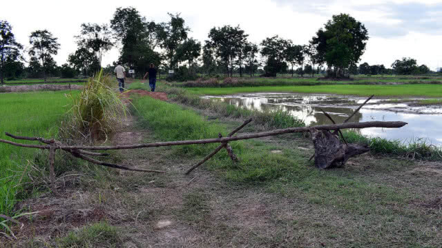 อุตฯสระแก้ว สั่งขนลูกรังกลบขยะอิเลคทรอนิกส์ที่ถูกทิ้ง