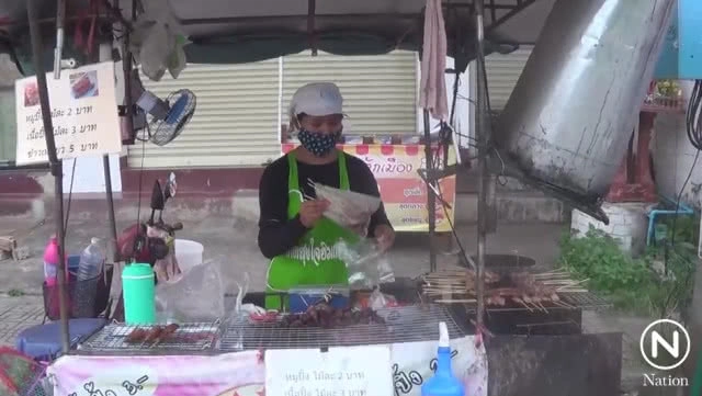 หมูปิ้ง ไม้ละ 2 บาท สวนกระแสอาหารแพง ขายดี 4 ชั่วโมงหมด