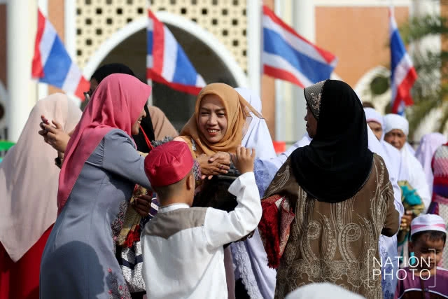 สลามัตฮารีรายอ