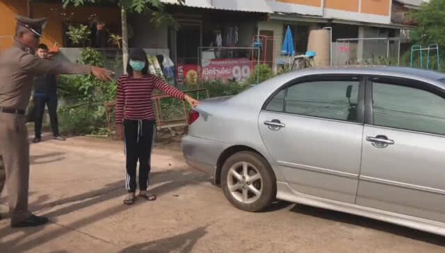 ตำรวจ! คุมตัว โจรสาว! ทำแผนชิงทอง