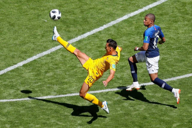เทคโนโลยี ช่วยชีวิตตราไก่ "ป็อกบา" ซัดท้ายเกม ดับจิงโจ้ 2-1