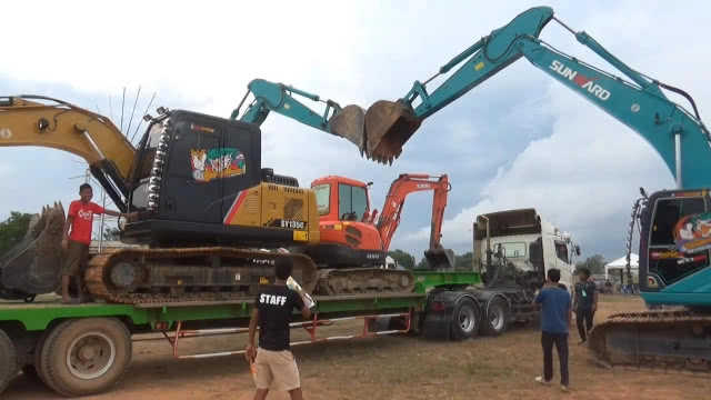 ชมรมสิงห์รถบรรทุก 350 คัน ยกขบวนมิ้ตติ้งครั้งเเรกในภาคใต้ระดมทุนช่วยผู้ป่วยผู้พิการ