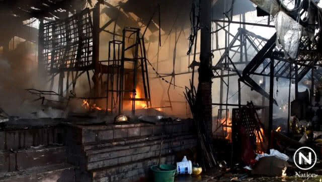 เพลิงไหม้เวทีแสดงตลาดน้ำอโยธยา