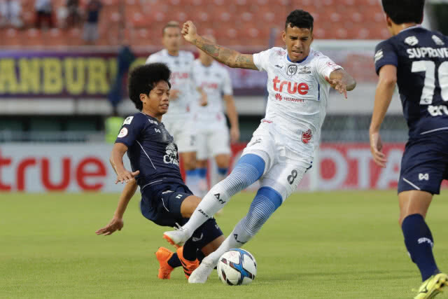 ชนะรวด 12 นัด! "แข้งเทพ" บุกเฉือน "ช้างศึกยุทธหัตถี" ถึงถิ่น 2-1