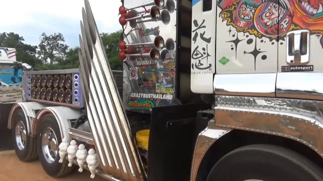 ชมรมสิงห์รถบรรทุก 350 คัน ยกขบวนมิ้ตติ้งครั้งเเรกในภาคใต้ระดมทุนช่วยผู้ป่วยผู้พิการ