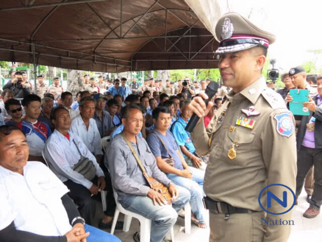 จับเเก๊ง"ตุ๊กตุ๊ก" 140 คันหลอกนทท.อ้างบรมมหาราชวังปิด!