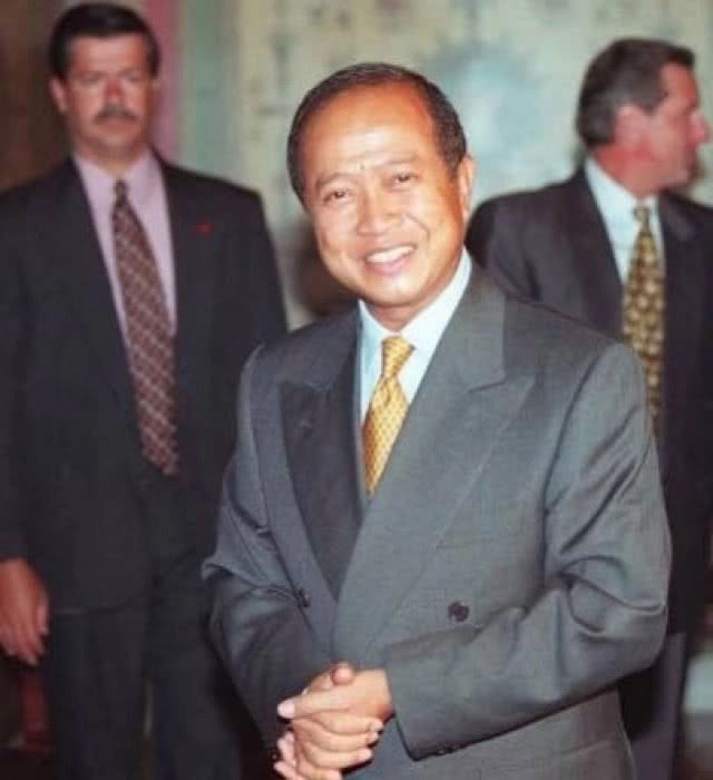 เปิดประวัติ "อุก พัลลา"พระชายา "เจ้ารณฤทธิ์" จาก "นางระบำ" สู่ "นักการเมืองหญิง"